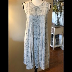 🏝5/$25 Silence + noise Dress Size Large